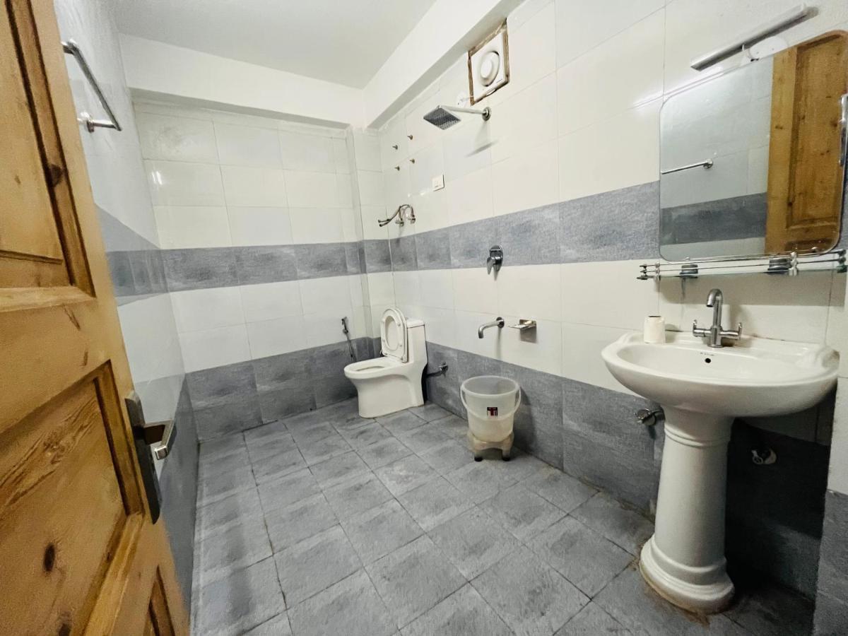 Beas Riverside Resort, 4*